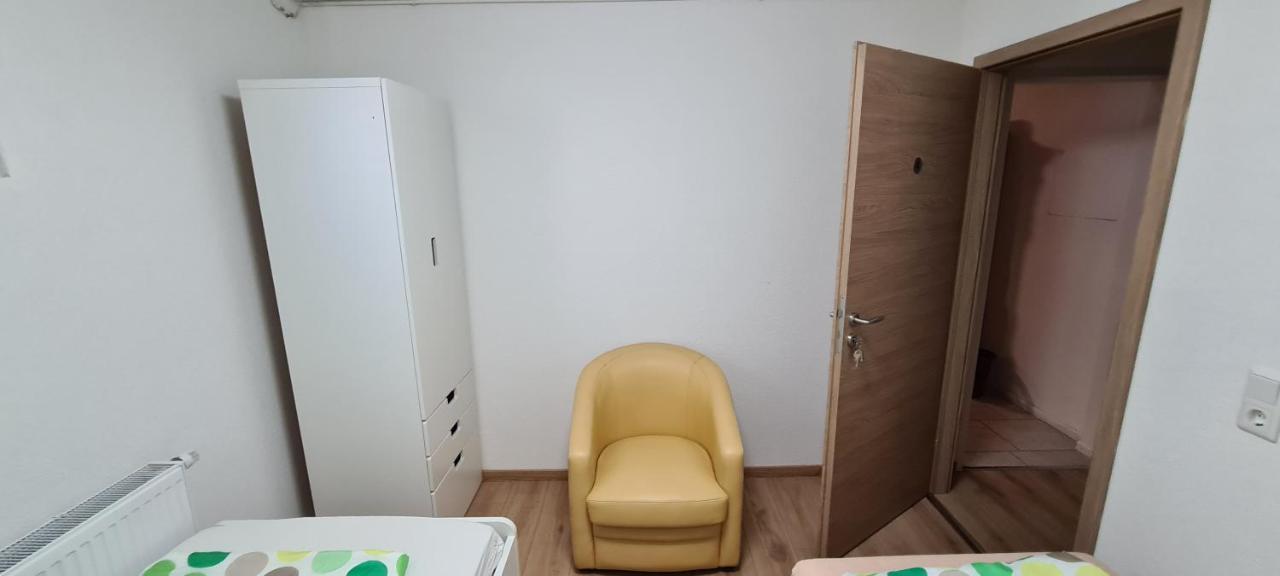 Workers Heaven Monteur - Arbeiter Zimmer Леррах Екстер'єр фото