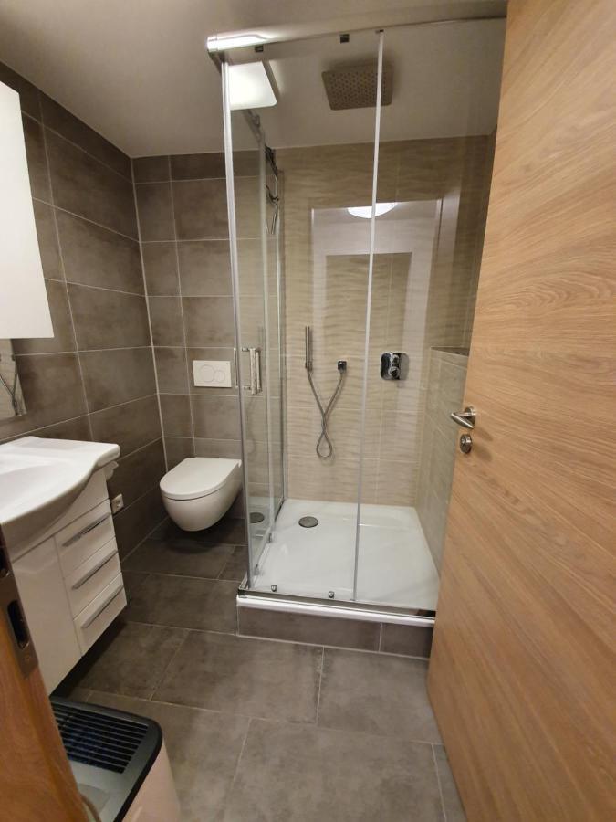 Workers Heaven Monteur - Arbeiter Zimmer Леррах Номер фото