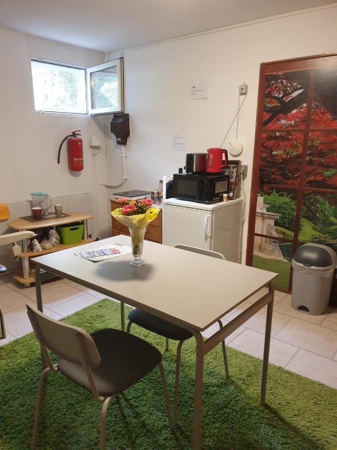 Workers Heaven Monteur - Arbeiter Zimmer Леррах Екстер'єр фото